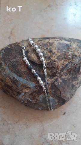 две сребърните гривни