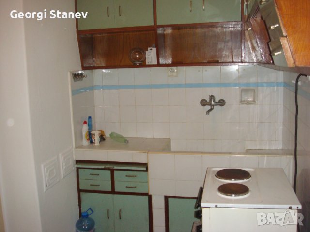 Продава се от собственик 1-ви етаж от двуетажна къща във Варна, квартал Левски 1, снимка 18 - Етаж от къща - 44281005