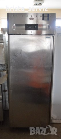 Хладилен шкаф , снимка 1 - Хладилни витрини и фризери - 39457505