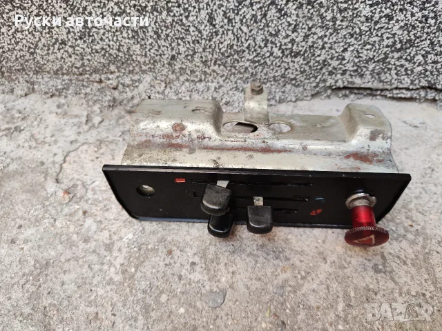 Панел парно с аварийни светлини Москвич 2140, снимка 2 - Части - 55710173