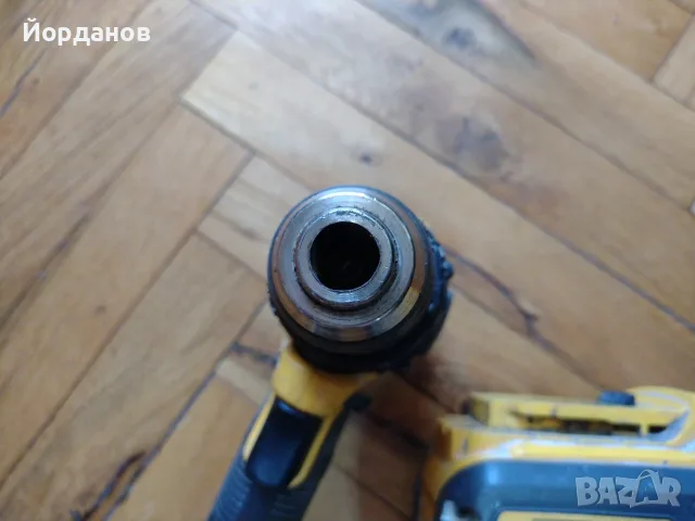 DeWALT DCD708 Brushless за ремонт или части!, снимка 5 - Винтоверти - 56004524