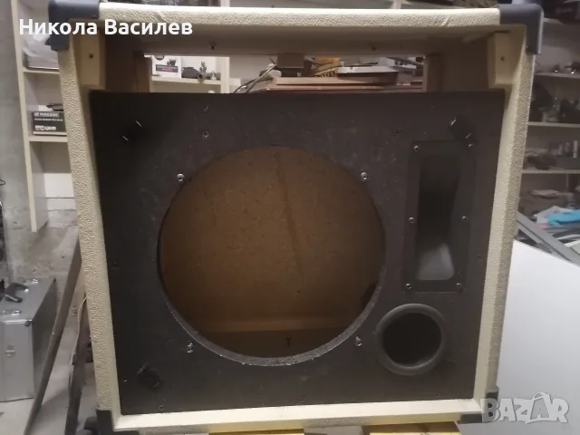 Английски китарен кабинет за 12" говорител, с хорна 