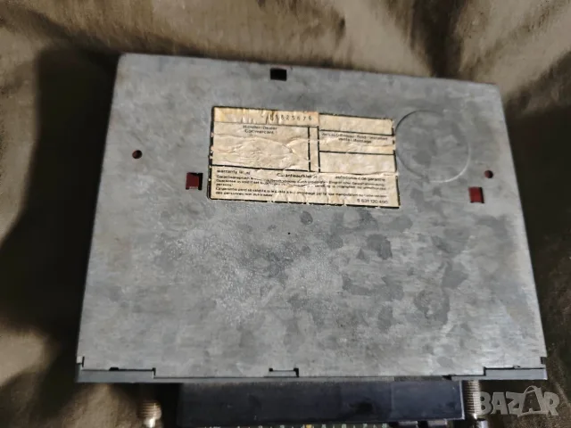 Продавам ретро радио Blaupunkt Frankfurt Radio L 1825676, снимка 2 - Радиокасетофони, транзистори - 55753901