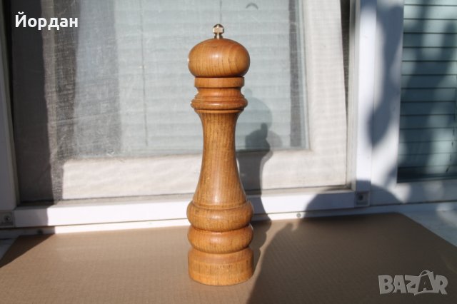 Мелничка за черен пипер или сол 