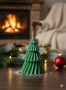 Елегантна ръчно изработена соева свещ "Коледна елха" (13 см) – За чисто горене и празничен уют, снимка 1
