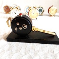 Часовник будилник Слава ключът за Москва работещ, снимка 2 - Антикварни и старинни предмети - 44322839