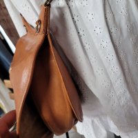 Естествена кожа чанта, през рамо, ефектна!!, снимка 2 - Чанти - 37562444
