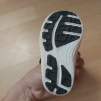 Nike, снимка 4 - Детски маратонки - 29669526