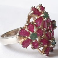Сребърен пръстен с рубини и смарагди, снимка 3 - Пръстени - 44483330