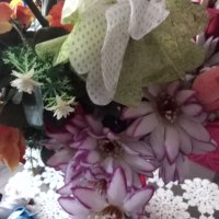 Ваза българско цветно стъкло с голям букет цветя, снимка 3 - Декорация за дома - 37915739