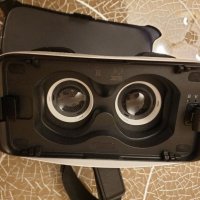Очила за виртуална реалност Samsung Gear VR, снимка 2 - 3D VR очила за смартфон - 32183339