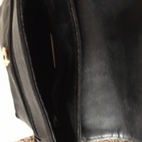 малка черна дамска чанта естествена кожа много мека, снимка 3 - Чанти - 36424048