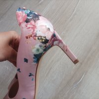 Ted baker , снимка 3 - Дамски ежедневни обувки - 42795022