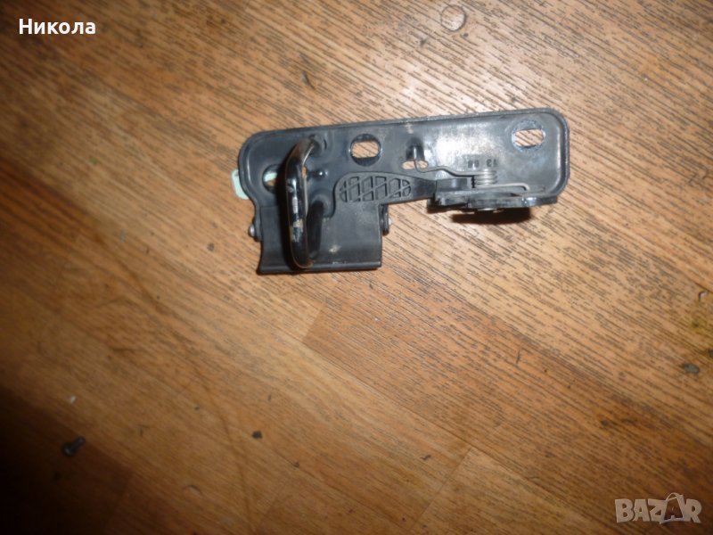 ЗАКОПЧАЛКА ПРЕДЕН КАПАК VW GOLF 5 2.0 TDI Голф 5, снимка 1