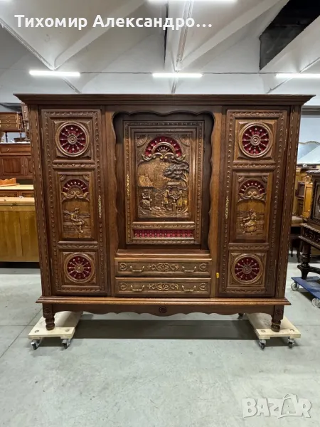 Уникален шкаф от дъбов масив, снимка 1