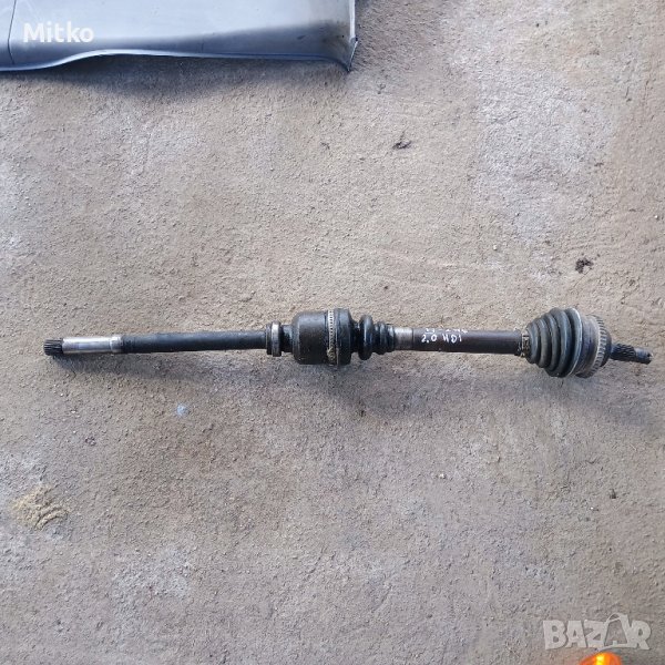 Полуоска Дясна За Пежо 206 2.0ХДИ 2000г / Peugeot 206 2.0HDI 2000y, снимка 1