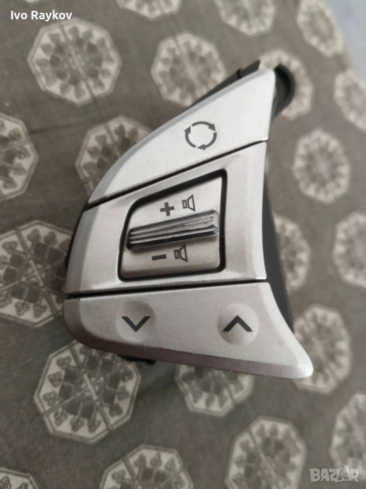 Бутони волан от ляво  Hyundai ix20 , 96700-1K000, снимка 1