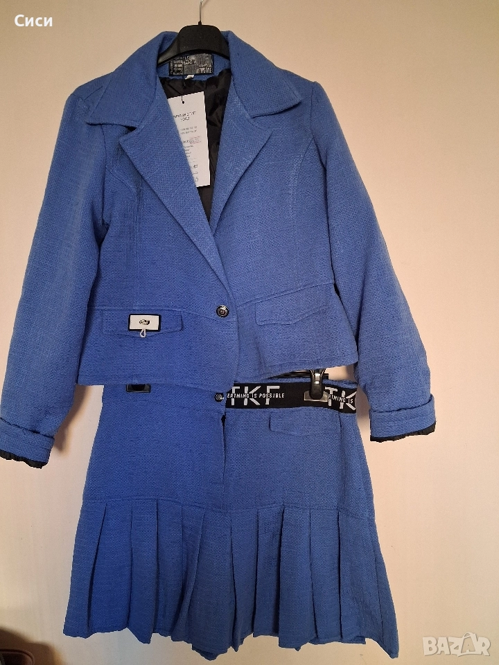 Спортно елегантен костюм с пола на плисета, снимка 1