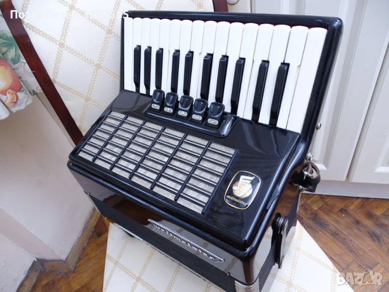 Акордеон Велтмайстер Стела 40 баса – перфектно състояние, снимка 1