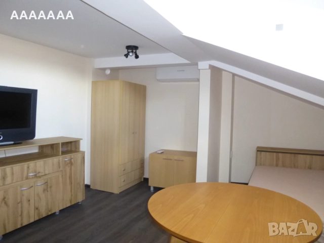 Таванско ателие под наем, снимка 3 - Стаи под наем - 52019010