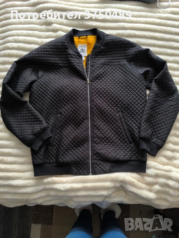 Мъжко яке тип бомбър с капитонирана материя