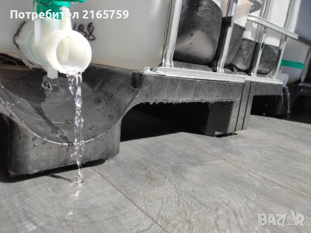 Бидони подходящи за превоз на течности Цистерни на палети с метален обков, снимка 9 - Напояване - 28761837