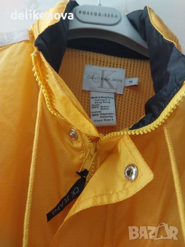  Calvin Klein. Size M- L  Тънко яке, ветровка