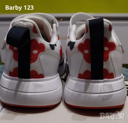 Уникални маратонки Adidas за момиче, снимка 2 - Детски маратонки - 52463386