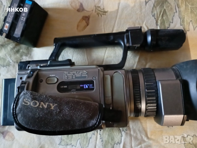 Предлагам видео камера Soni., снимка 5 - Камери - 53936623