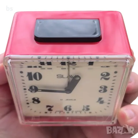 Ретро механичен будилник Slava (обслужен), снимка 4 - Антикварни и старинни предмети - 49617512