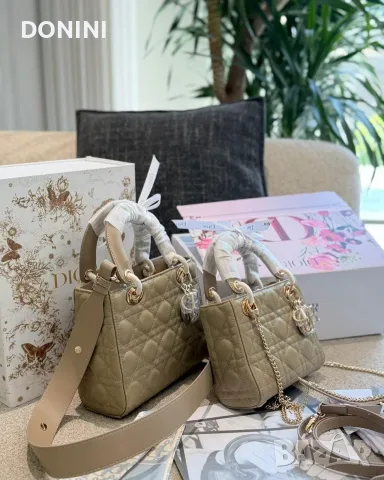 Christian Dior Дамска чанта, кожа, снимка 4 - Чанти - 56347416