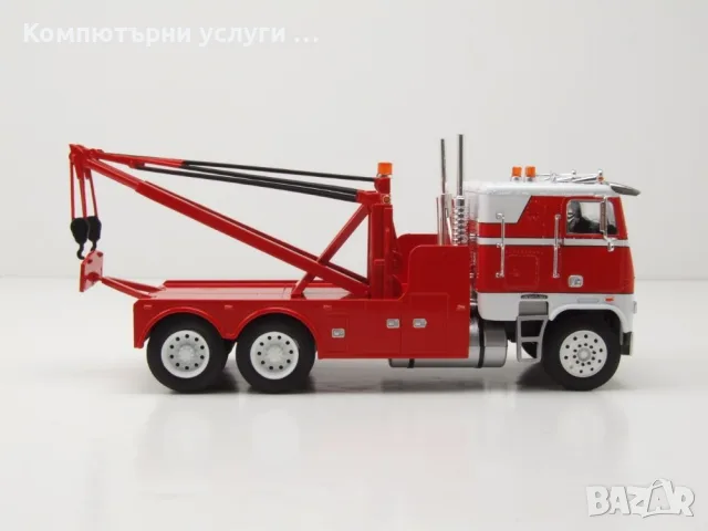 Freightliner FLA Abschlepper пътна помощ 1987 - мащаб 1:43 на IXO моделът е нов в PVC дисплей-кейс, снимка 7 - Колекции - 56084050