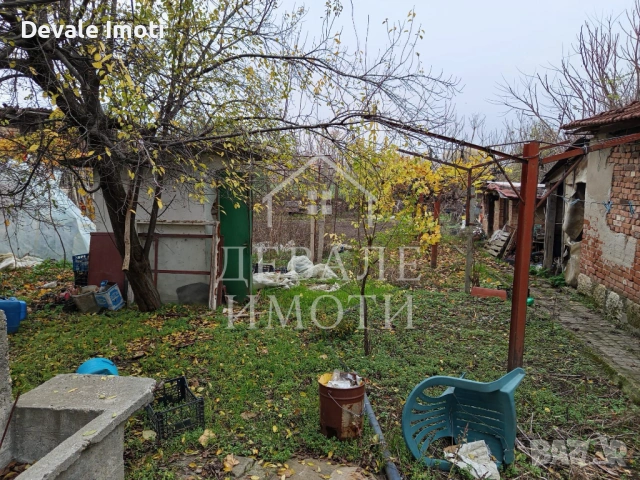 Двуетажна къща с голям двор - център в кв. Средна кула, снимка 8 - Къщи - 53120749