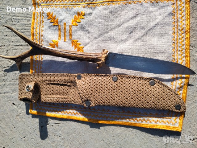 Продавам  нож с дръжка от еленски рог