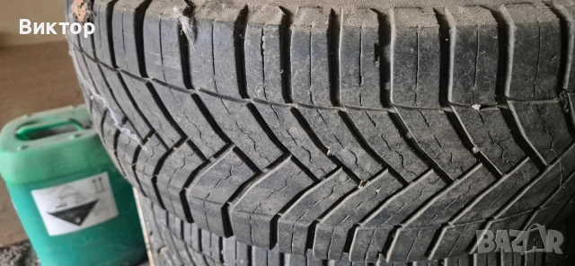 Продавам 4 всесезонни гуми Michelin Agilis за бус
