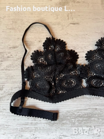 Ново черно дантелено бюстие с регулиращи се презрамки S , M , L , XL налични размери 🖤🖤🖤, снимка 2 - Бельо - 52118445