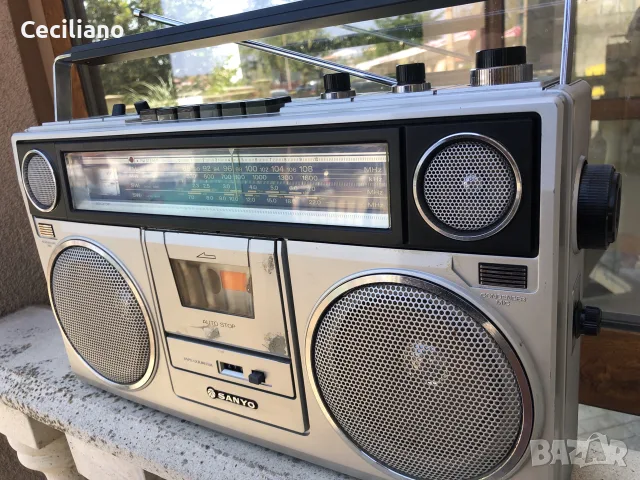 SANYO M-9940K-SILVER-Оригинален японски радиокасетофон., снимка 2 - Радиокасетофони, транзистори - 55929273