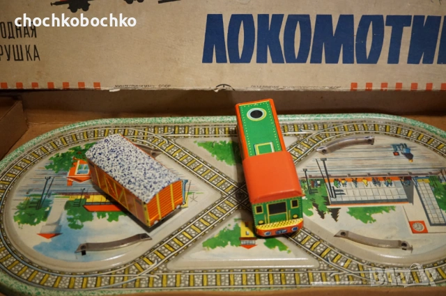 Стара Руска метална механична играчка влак локомотив с куитя, снимка 3 - Колекции - 53198534