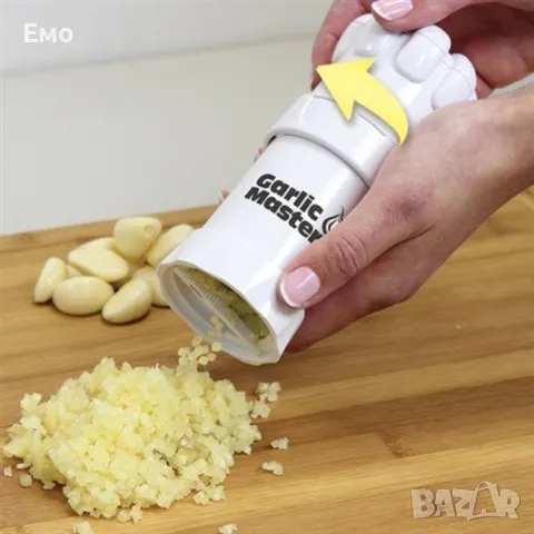 Страхотна преса за чесън на кубчета - GARLIC MASTER , снимка 2 - Аксесоари за кухня - 48084443