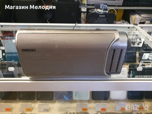 Радио SONY ICF-704S Silver 1 В отлично техническо и визуално състояние., снимка 2 - Радиокасетофони, транзистори - 22016595