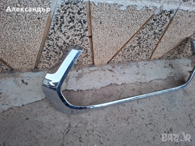 Хромирана лайсна за решетка за Toyota Hilux от 2020, снимка 2 - Части - 51461956