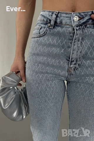 Дамски дънки в син цвят с камъни отпред , снимка 3 - Дънки - 52874163