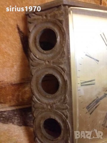 Дугена кварцов механизъм на JUnhans с дърворезба, снимка 2 - Стенни часовници - 30554571