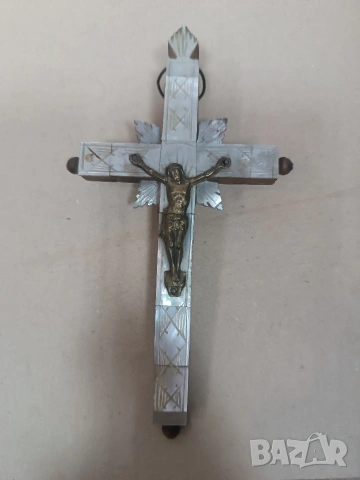 Стар кръст със седеф от Йерусалим 