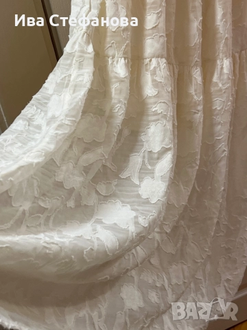 Нова нежна кокетна  кукленска бяла кремава дълга елегантна структурна рокля 3 Д цветя , снимка 3 - Рокли - 51627059