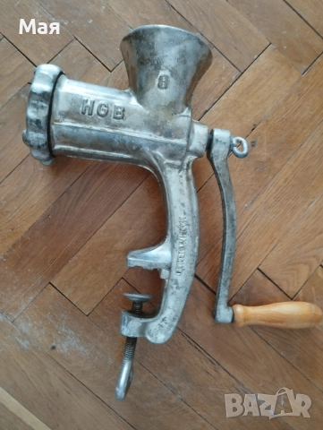 Метална машина за мелене на месо едновремешна метална № 8 