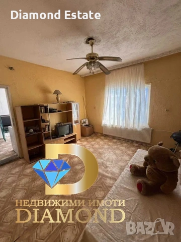 Едноетажна къща в град Гълъбово, снимка 5 - Къщи - 54134061