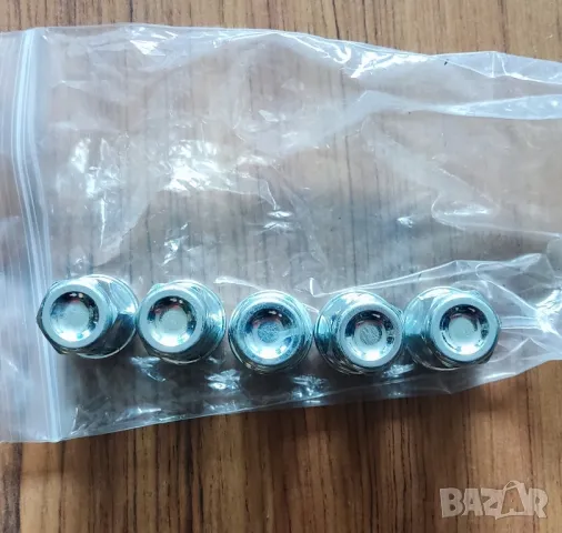 5 броя дълги гайки за джанта, 19 ключ - 10 лв, снимка 2 - Аксесоари и консумативи - 48319651