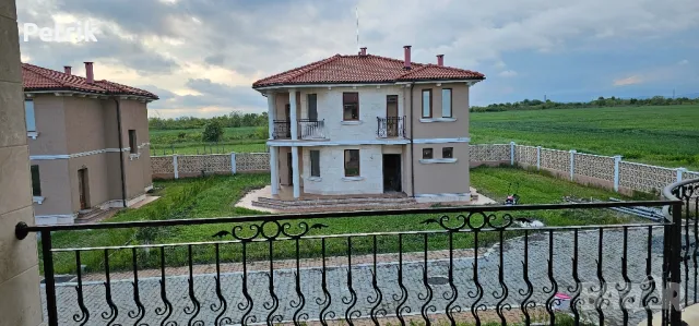 Продава Вила 200м2 парцел 500м2 с гледка към залива. Адрес: HG9X+CW , снимка 18 - Вили - 20858617