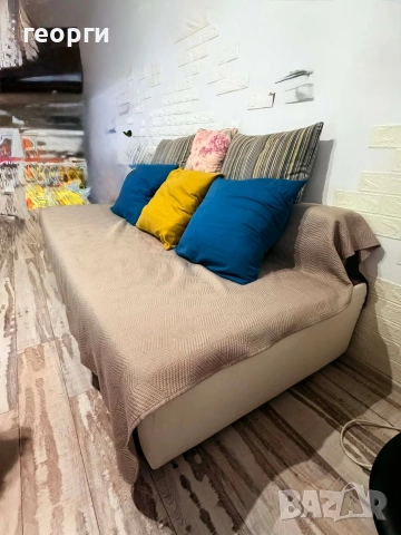 Диван , три места, разтегателен. Втора употреба, запазен., снимка 2 - Дивани и мека мебел - 52910765